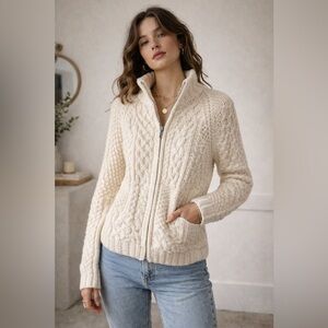 Carraig Donn Irish Wool Cableknit Aran full zip Sweater